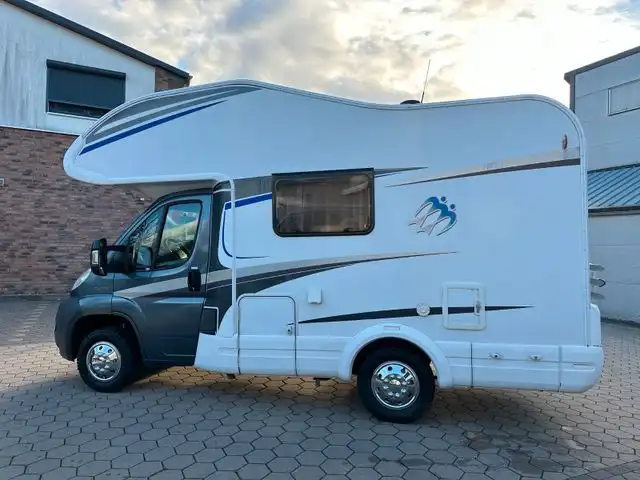 KNAUS Sky Traveller 500